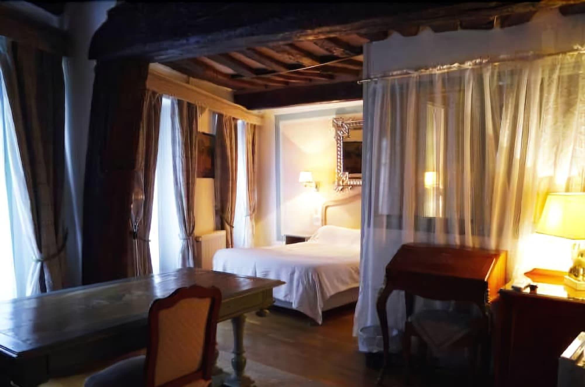 פריז Hotel Les Degres De Notre Dame מראה חיצוני תמונה